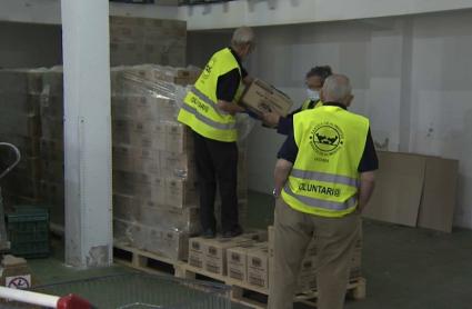 Voluntarios hoy en el Banco de Alimentos de Cáceres