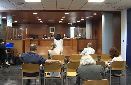 Sesión del juicio a tres sanitarios