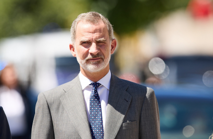 El Rey Felipe VI, saluda a su llegada al homenaje a Miguel Ángel Blanco, a 10 de julio de 2022, en Ermua, Vizcaya, Euskadi