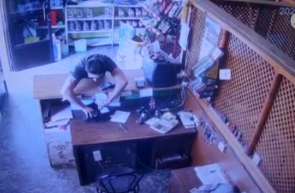 Imágenes de la cámara de seguridad de la gasolinera de Castañar de Ibor