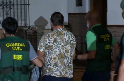 Eugenio Delgado llegando a su vivienda para la primera reconstrucción de los hechos que ocurrieron la noche que desapareció Manuela Chavero
