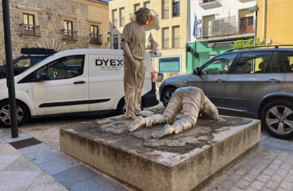 Estado actual de la escultura de los artistas Antonio y Carlos Morán