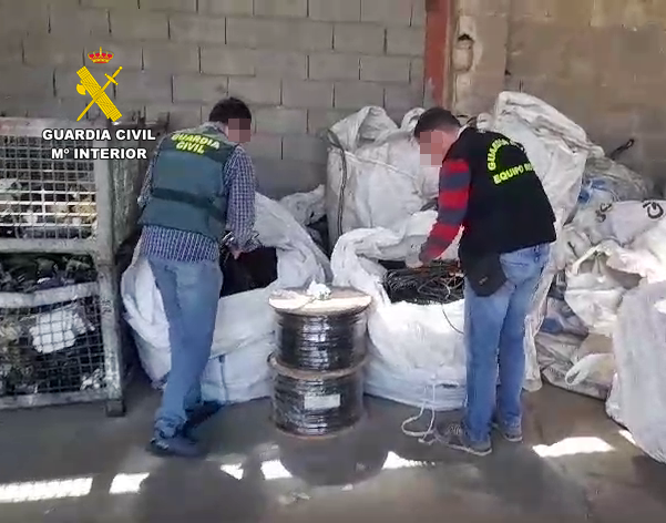 Robo cobre