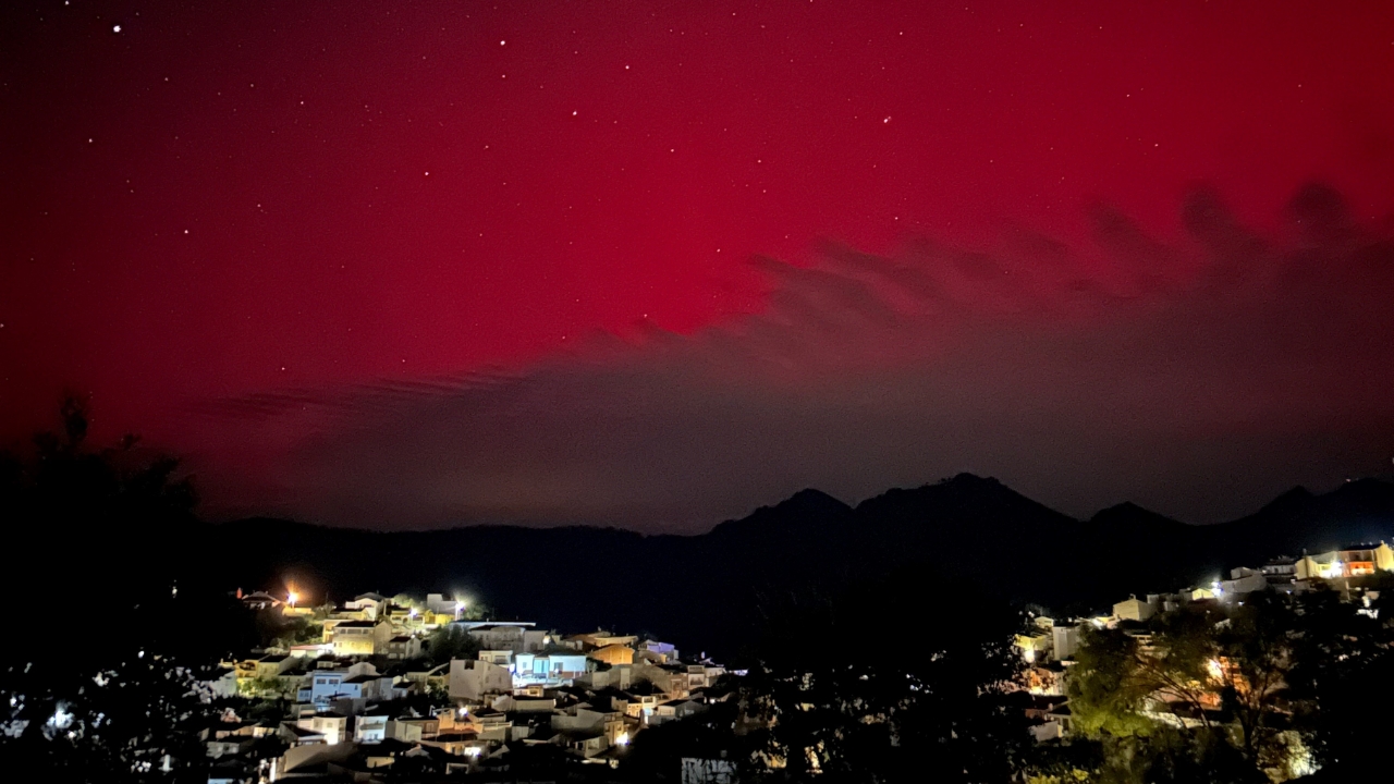 Auroras boreales sobre el cielo de Cañamero