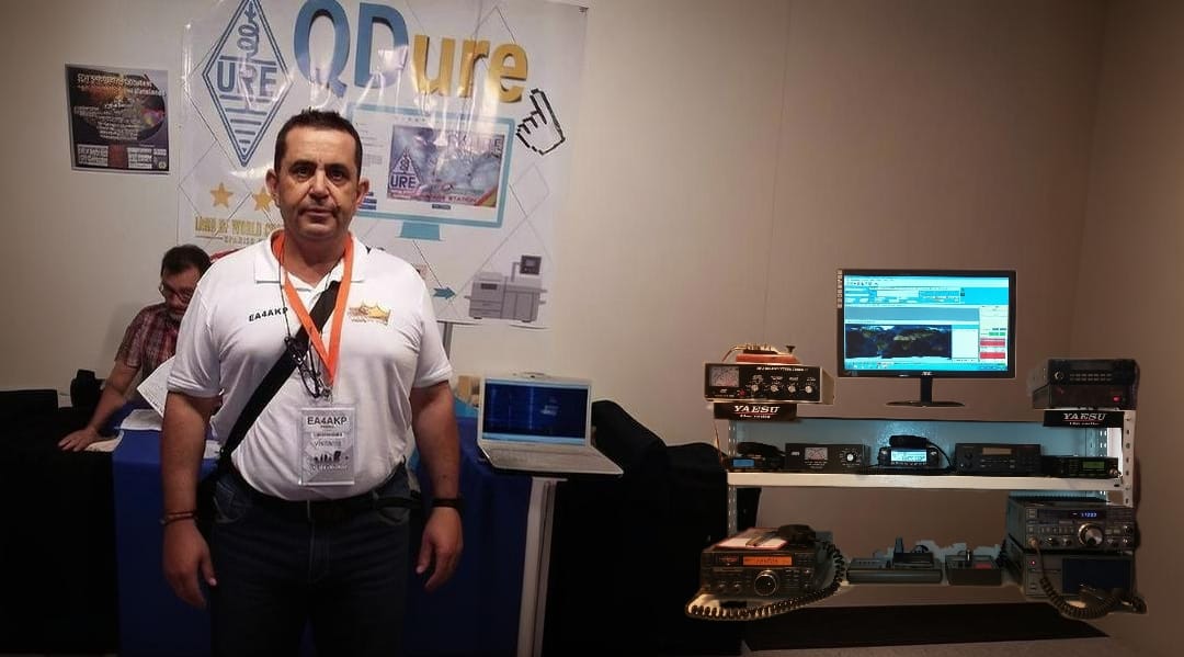 Pedro Garrido en un encuentro de radioaficionados 