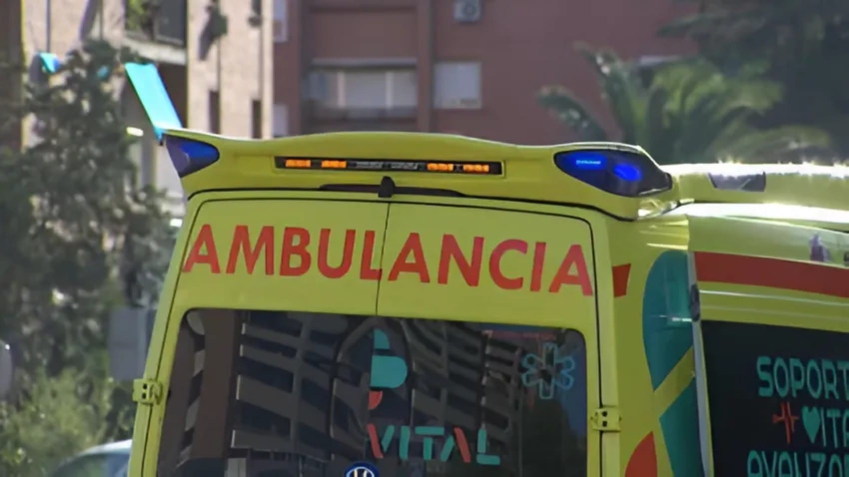 Ambulancia en el lugar de accidente