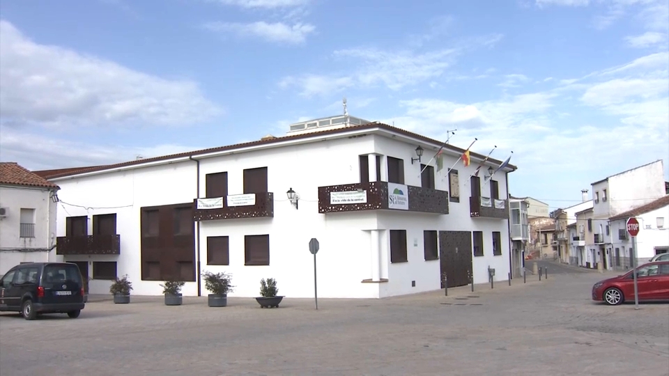 Extremadura apaga sus luces por Almaraz como protesta por la amenaza de cierre de la central