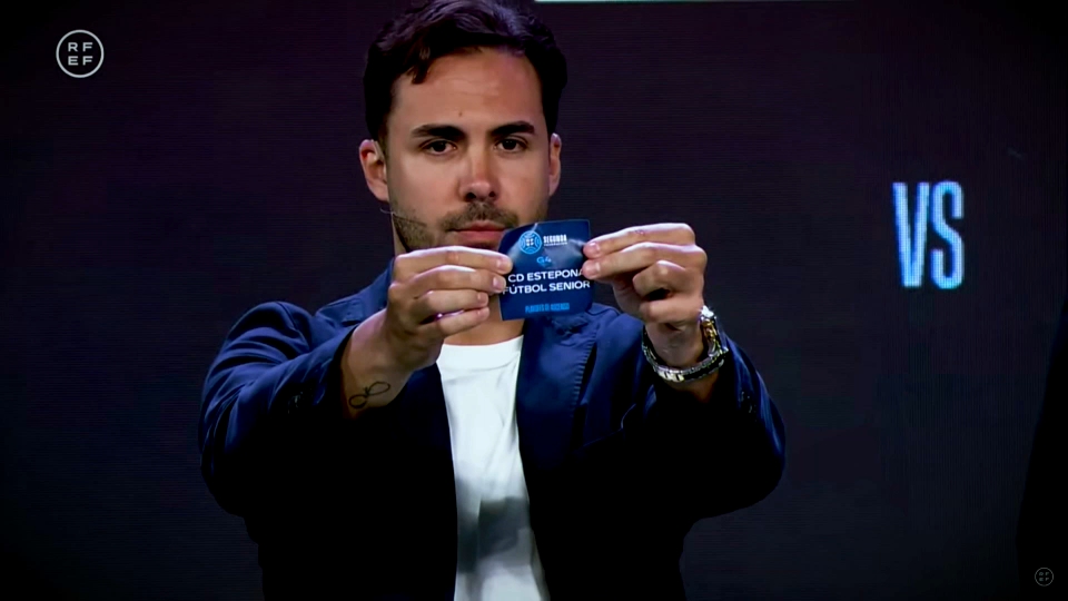 El Estepona será el rival del Cacereño en la final por el ascenso