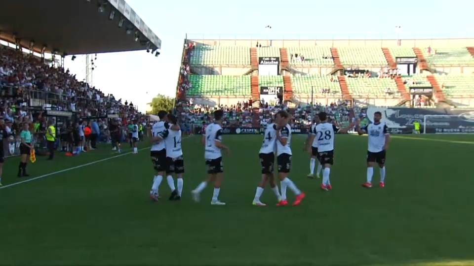 El Mérida celebra uno de sus goles en el último partido de la liga regular antes del Playoff