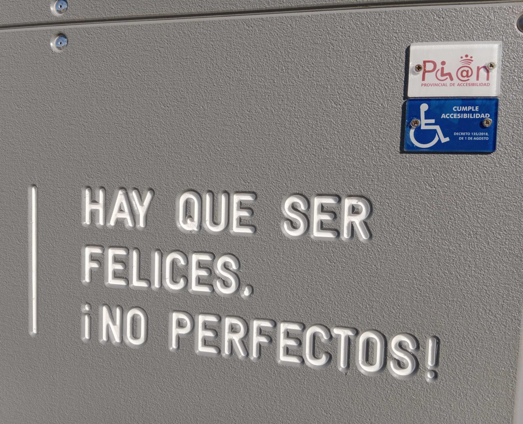 "Hay que ser felices, ¡No perfectos!"