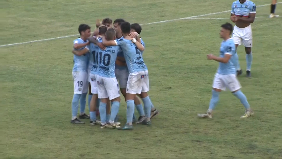 Los jugadores del Coria celebran uno de los goles anotados frente al Moscardó