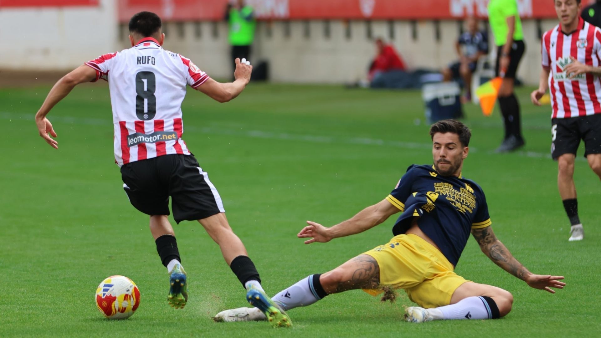 Imagen de la primera mitad del partido entre el Mérida y el Zamora