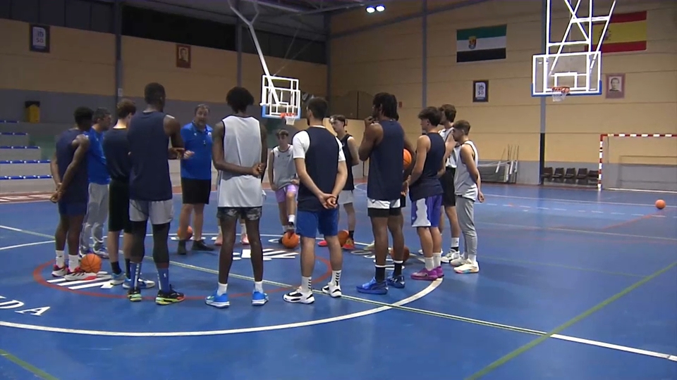 El conjunto emeritense durante un entrenamiento