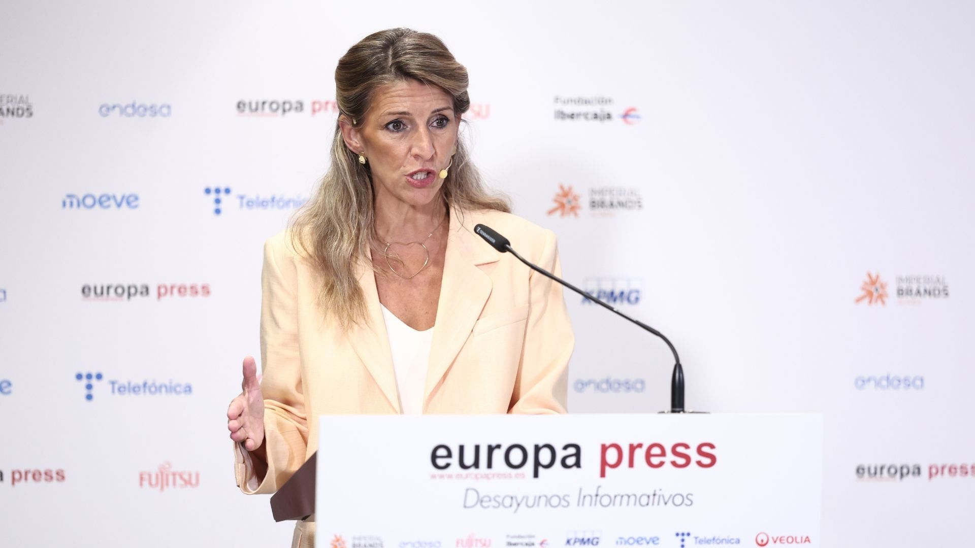 La vicepresidenta segunda del Gobierno y ministra de Trabajo y Economía Social, Yolanda Díaz, protagoniza un desayuno informativo de Europa Press