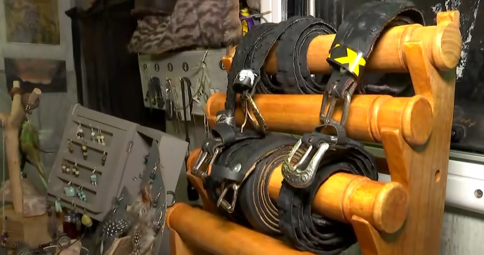 Cinturones fabricados con llantas de bicicletas 