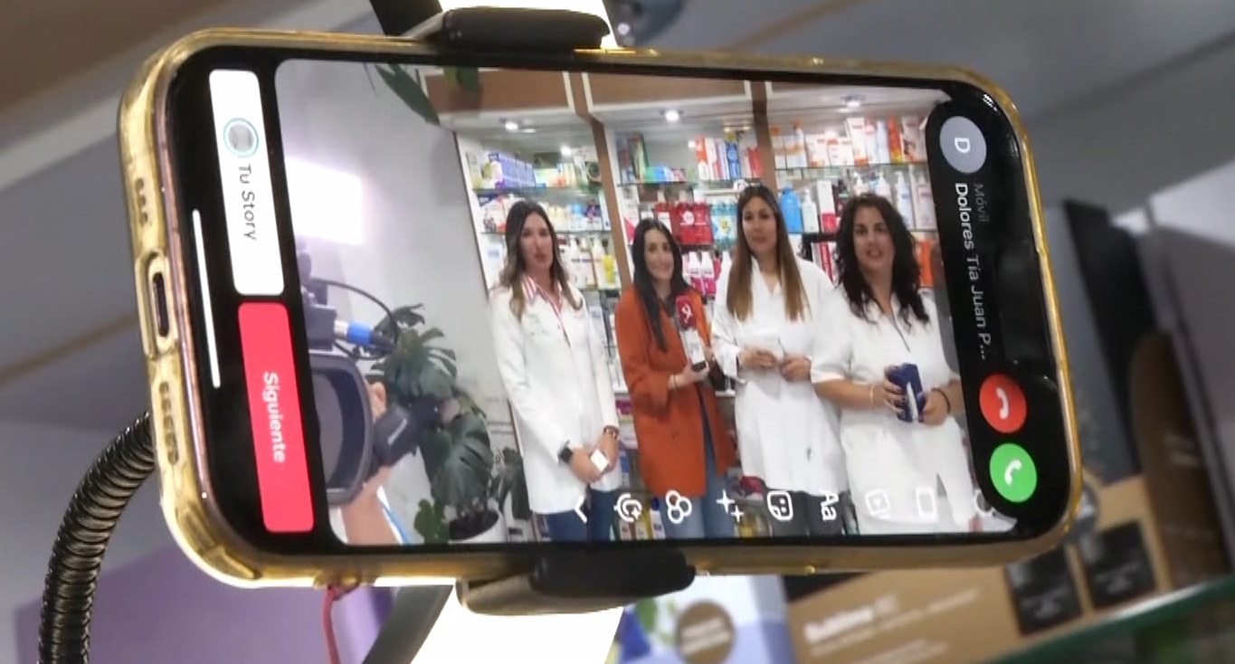 La farmacia de Ibahernando triunfa en redes sociales