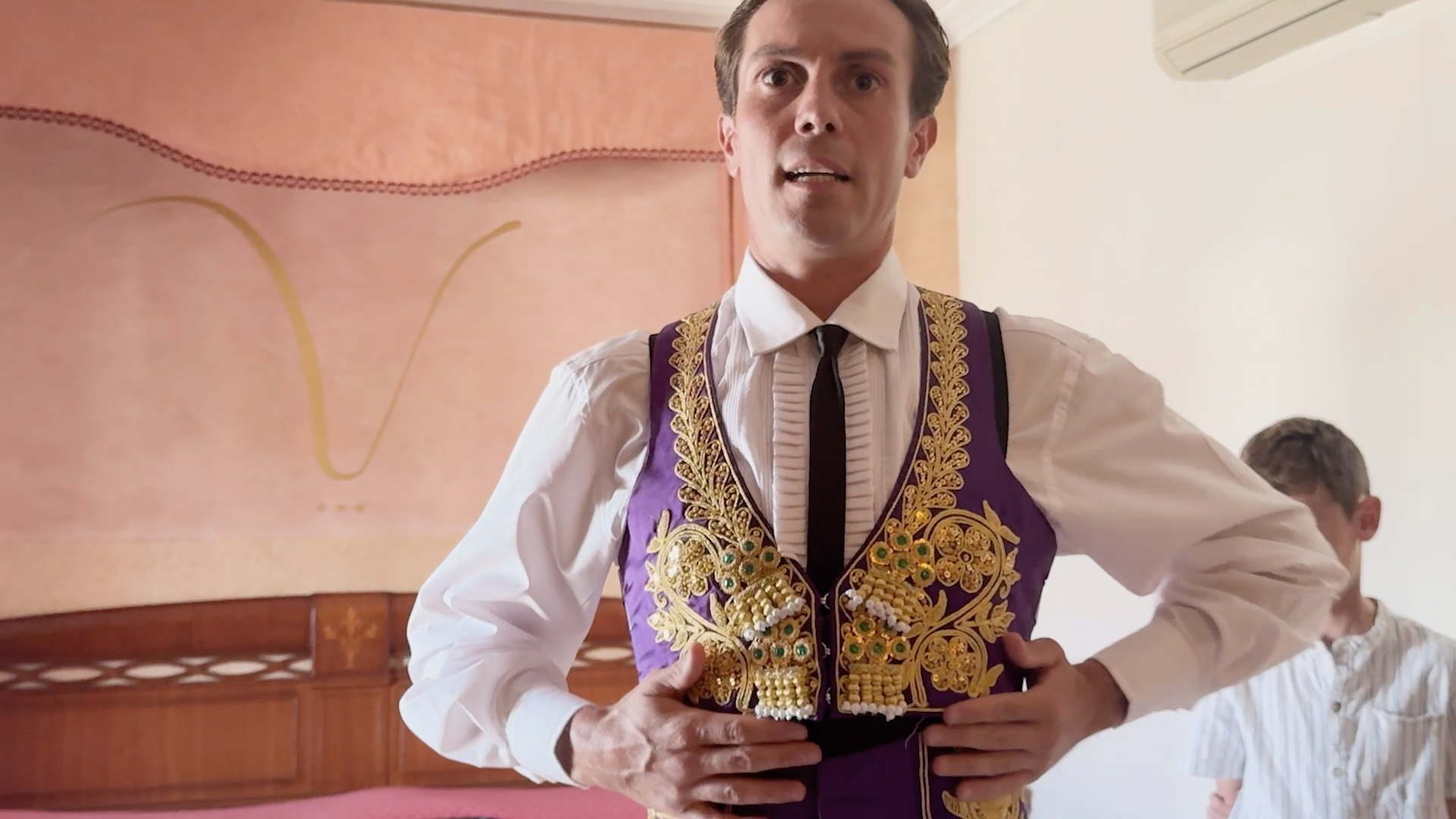 Tomas ANgulo, Vestirse de torero, Almendralejo toros, Juan Bazaga, Tierra de Toros, Canal Extremadura