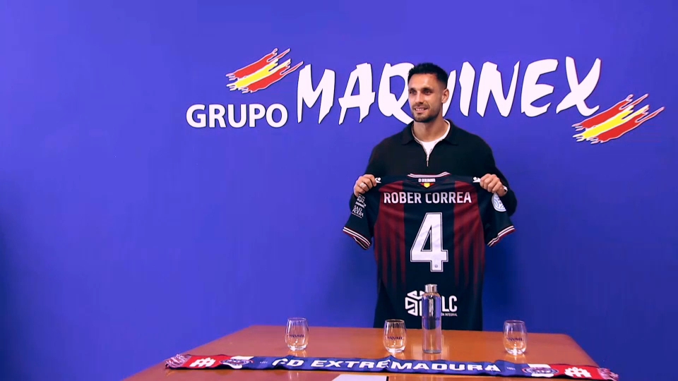 Presentación de Rober Correa con el Extremadura