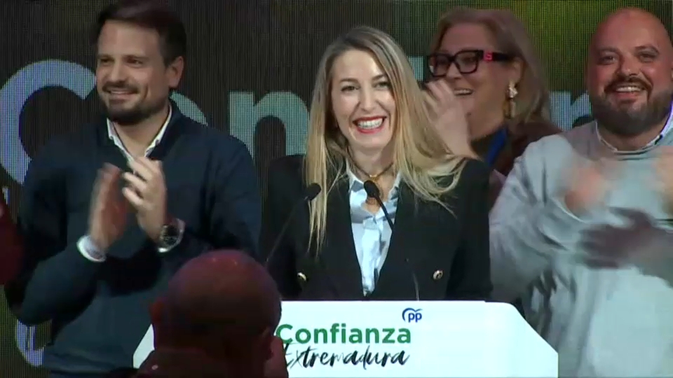 María Guardiola, durante la noche electoral