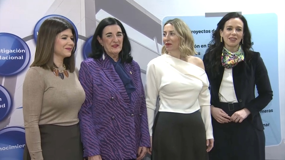 La presidenta de la Junta en funciones, María Guardiola, participa en Cáceres en el acto conmemorativo del Día Internacional de la Mujer y la Niña en la Ciencia
