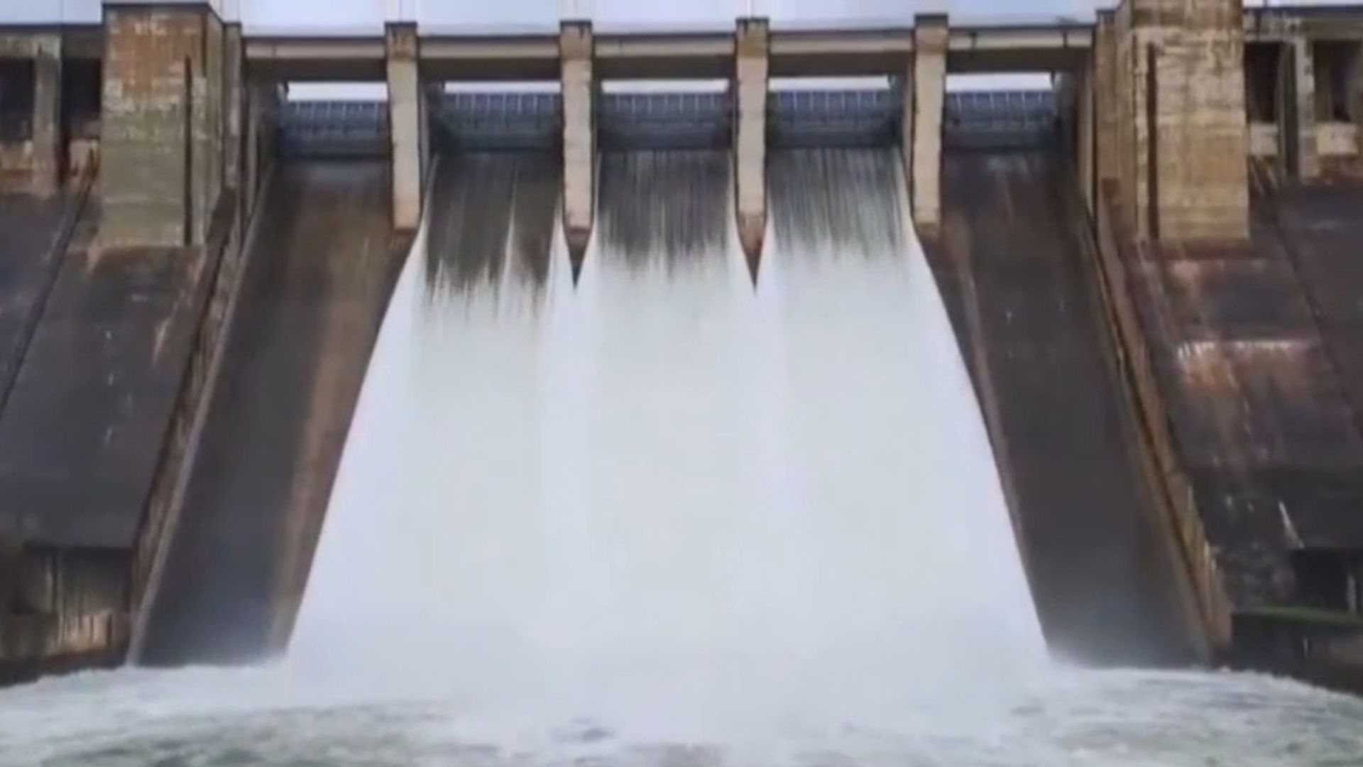 Desembalse de la presa de Gabriel y Galán