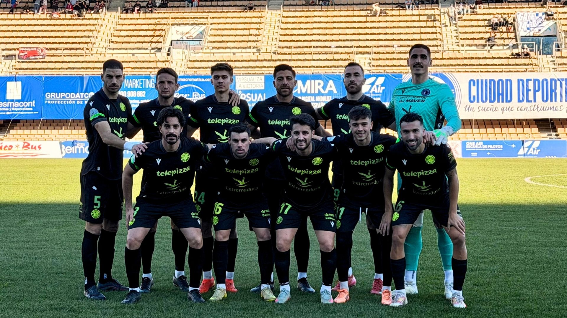 Once inicial del CD Extremadura en su partido frente al Xerez