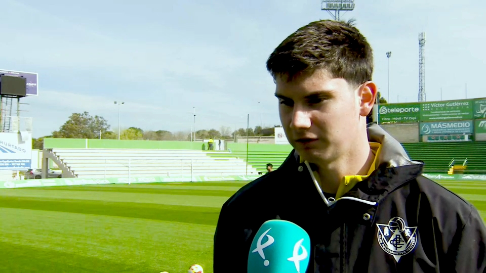 El portero del Cacereño Álex Quevedo