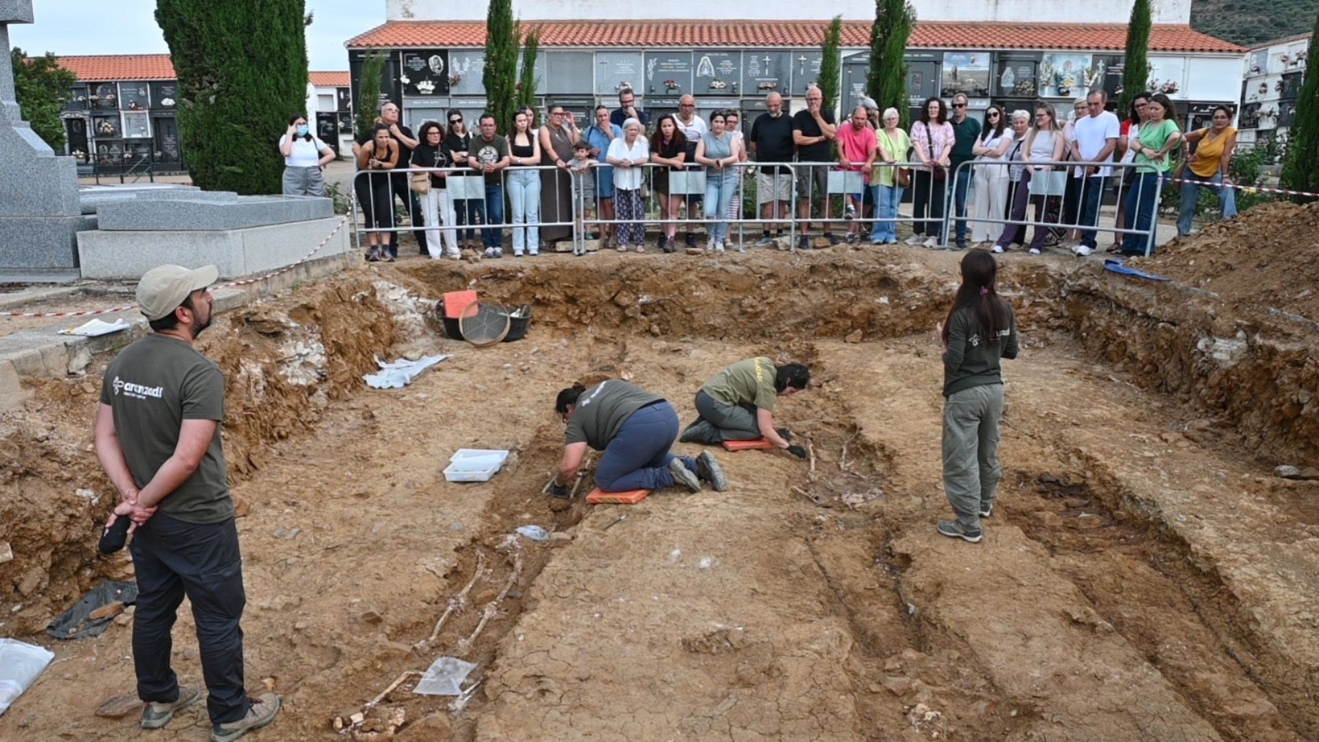 Trabajos en el cementerio de Castuera