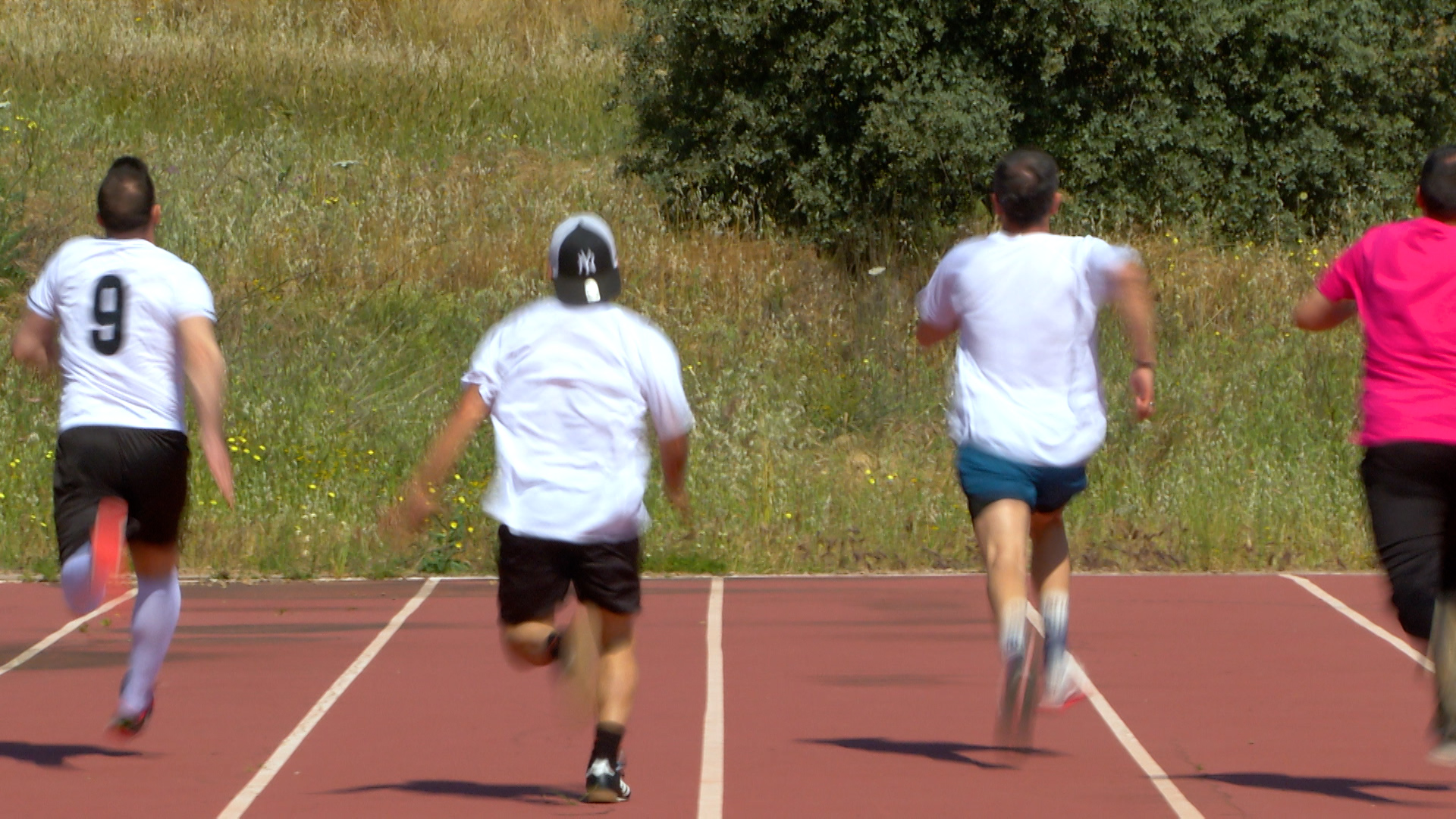 Atletas compitiendo en las Jornadas Deportivas Regionales de Salud Mental