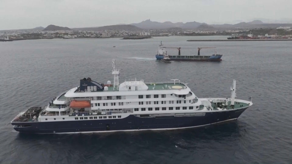 Crucero en el que viajan varias personas con hantavirus
