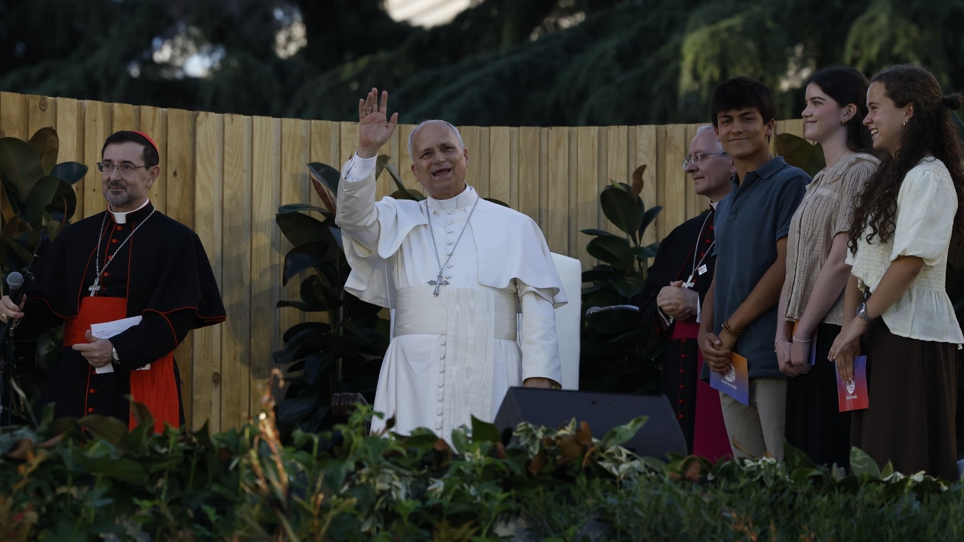 El Papa León XIV asiste y preside la vigilia de oración con los jóvenes