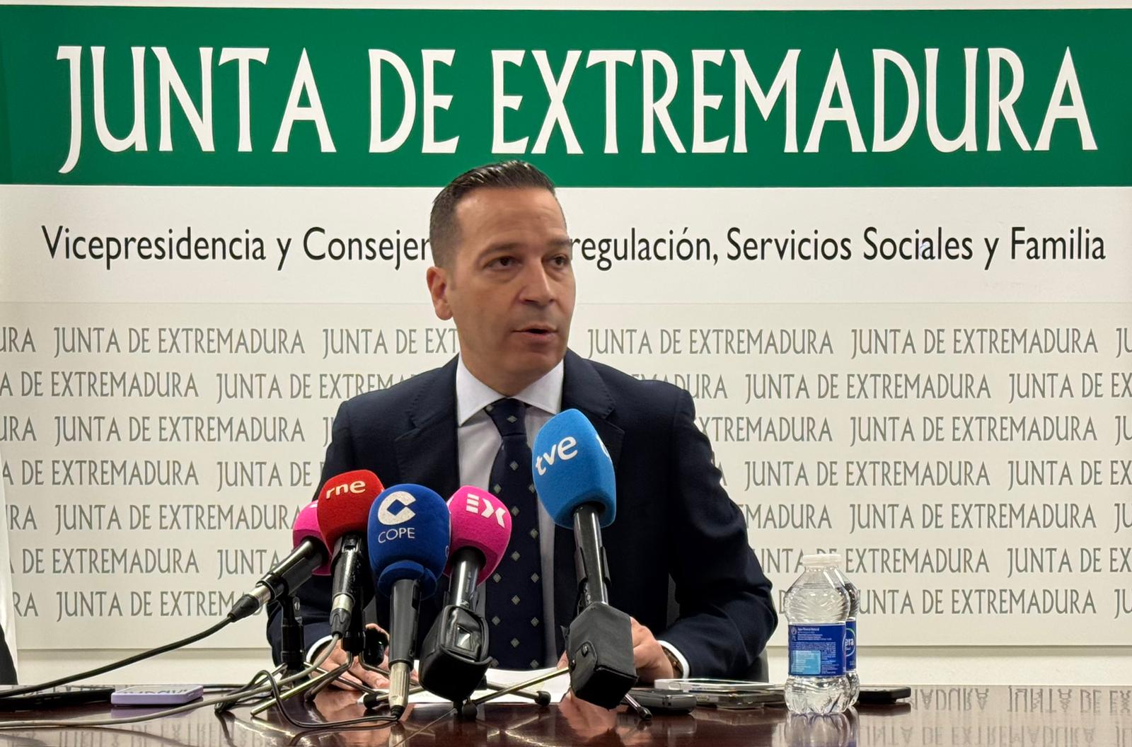 Óscar Fernández. Vicepresidente y Consejero de Desregulación, Servicios Sociales y Familia