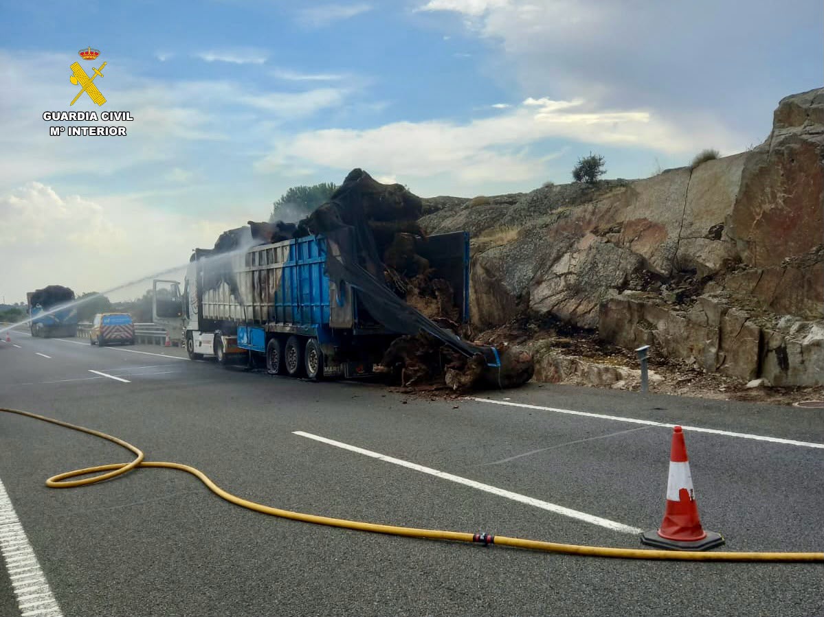 CAMIÓN INCENDIADO