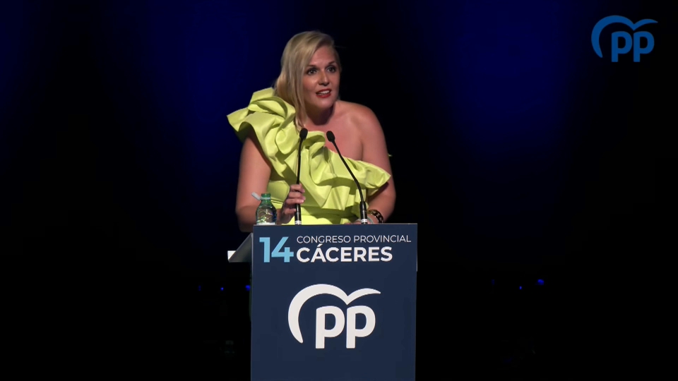 Elena Manzano asume la presidencia del PP provincial de Cáceres