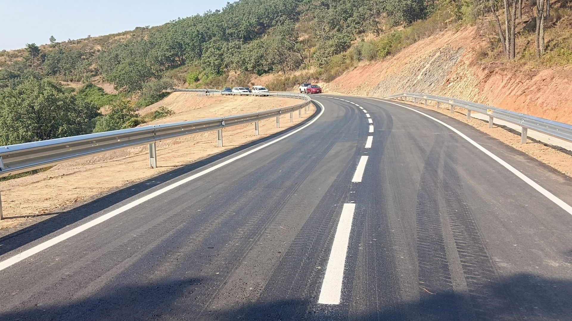 Carretera entre Logrosán y Berzocana