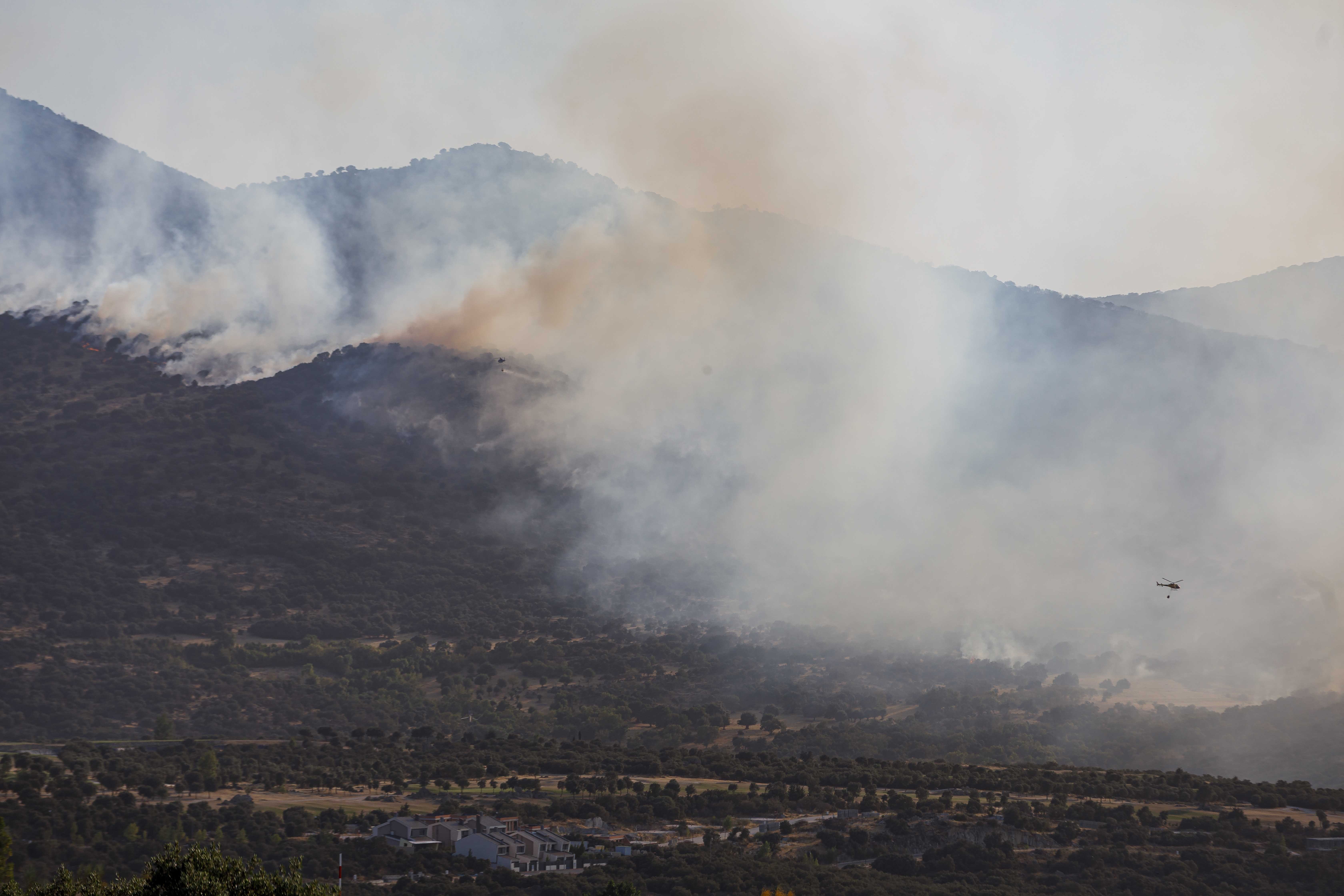 Vista del incendio de Navas de San Antonio, a 9 de agosto de 2026, en Segovia, Castilla y León