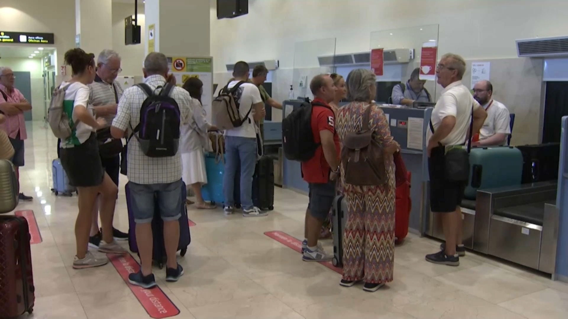 Pasajeros en el Aeropuerto de Badajoz