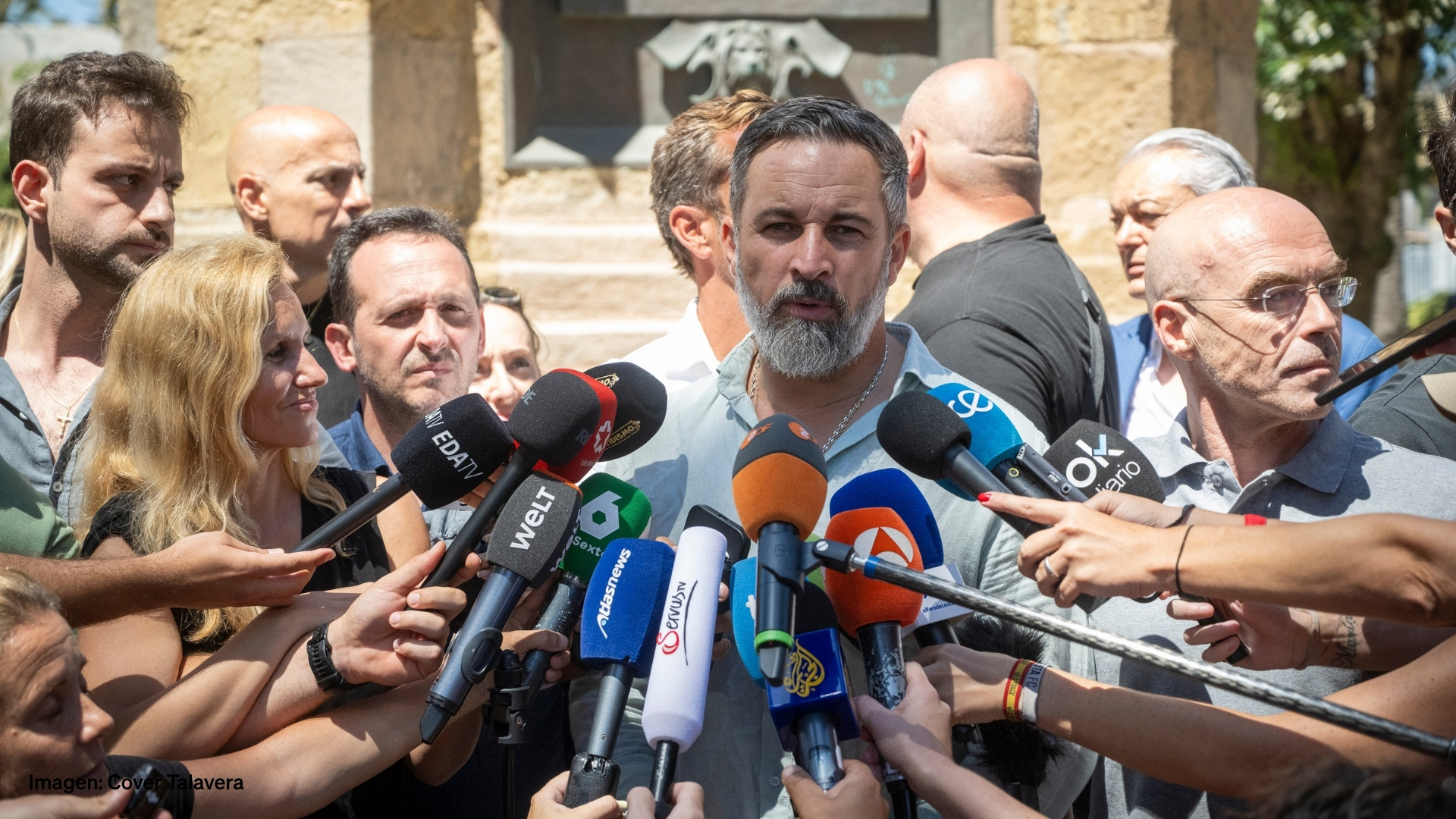 El presidente de Vox, Santiago Abascal, interviene durante una sesión plenaria en el Congreso de los Diputados