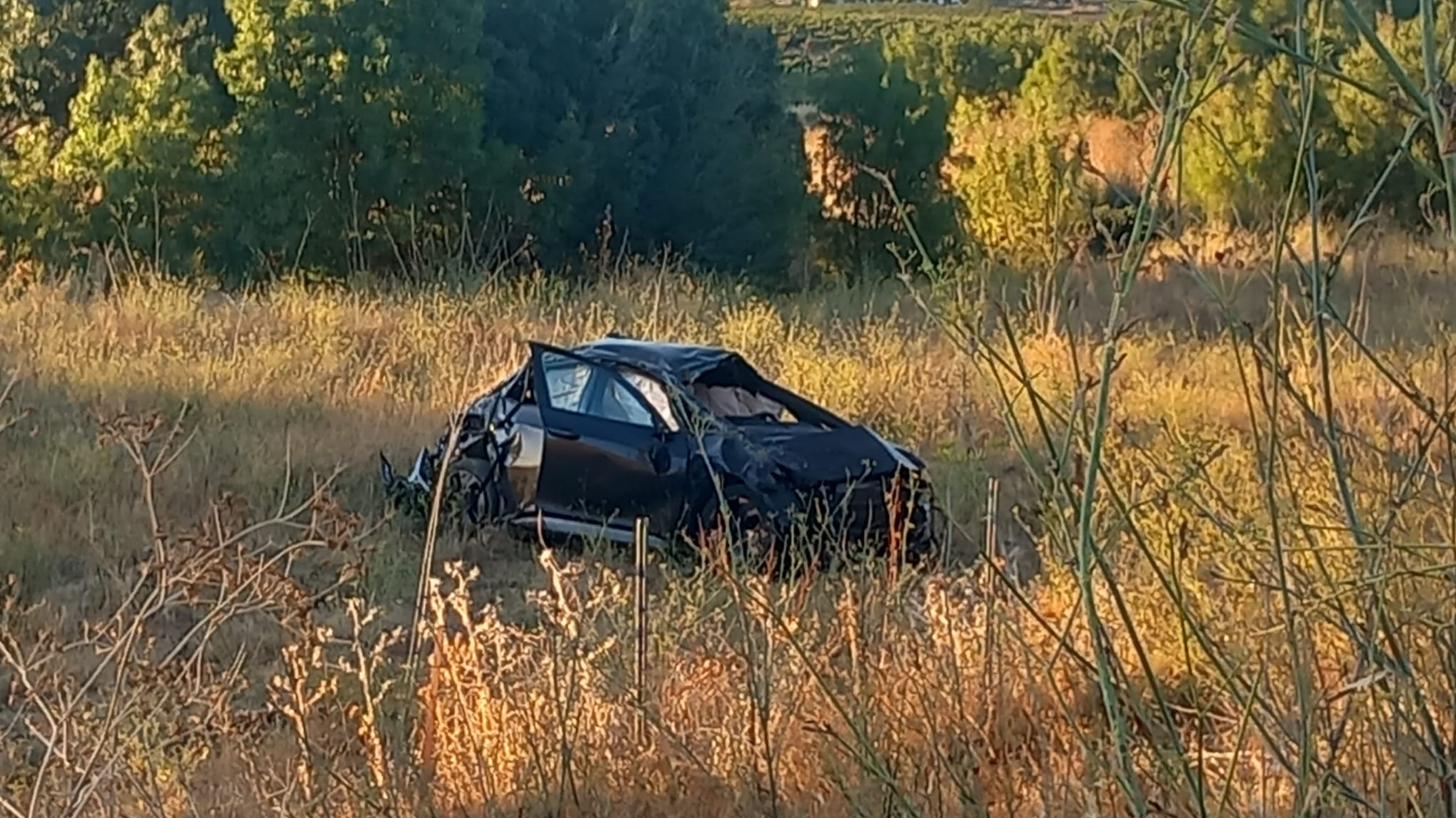 Vehículo accidentado en la Ex-337 entre Alange y Almendralejo
