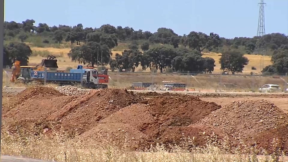 Obras de construcción de la fábrica de cátodos de Mérida