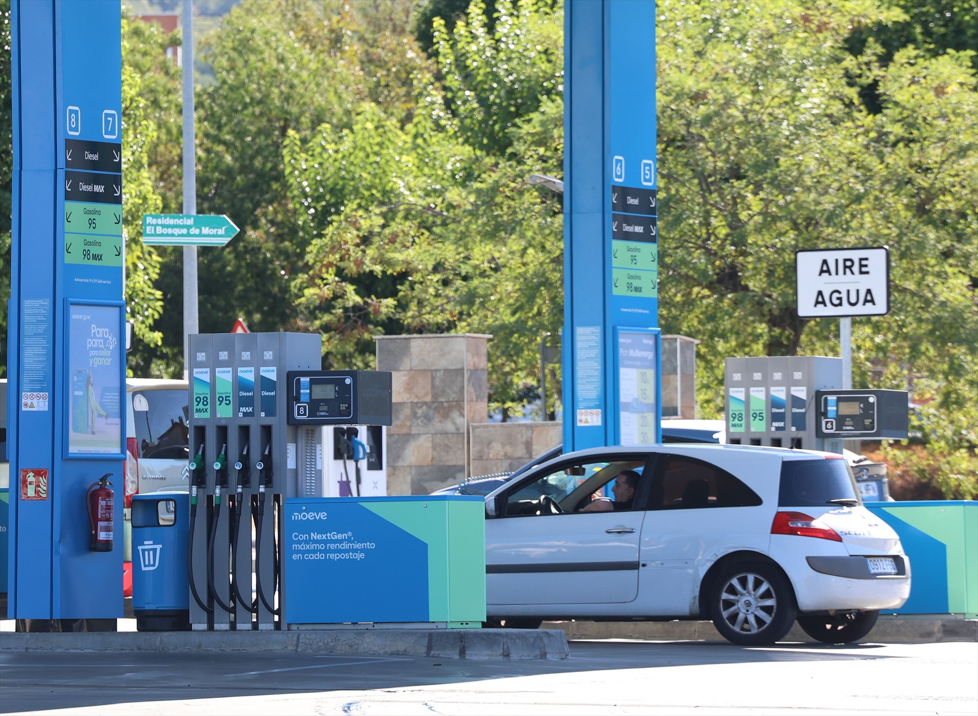 La rebaja fiscal del gasóleo subirá a 20 céntimos desde este martes tras dispararse su precio más de un 15%