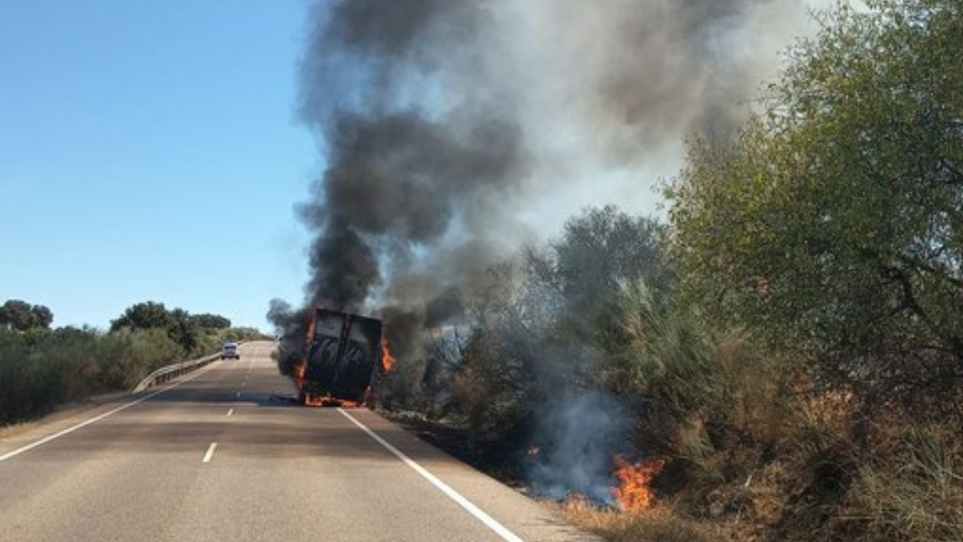 Incendio en Benquerencia de la Serena, nivel 1 por afección a carreteras