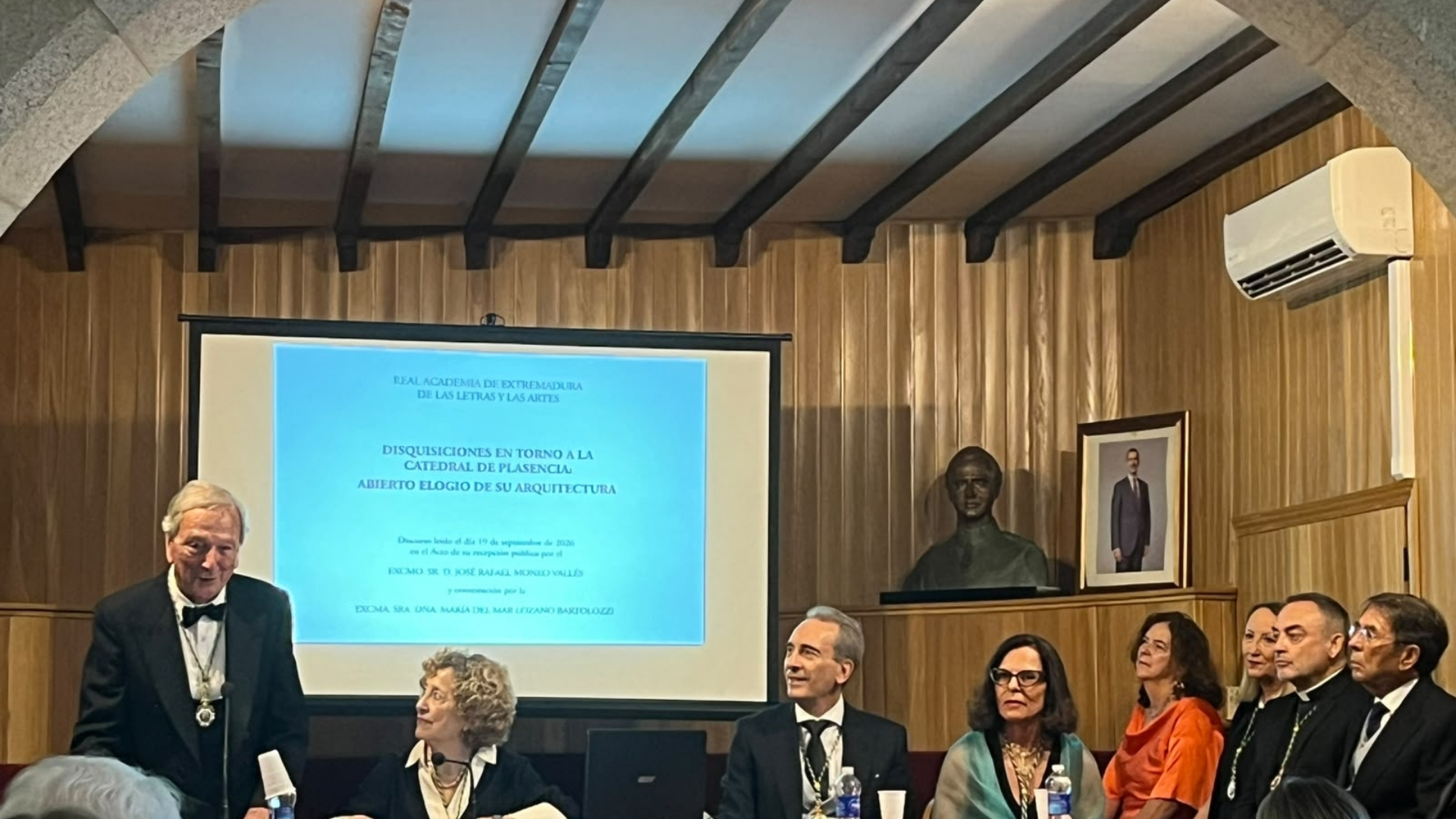 Rafael Moneo ingresa como académico de Honor de la RAEX. Trujillo