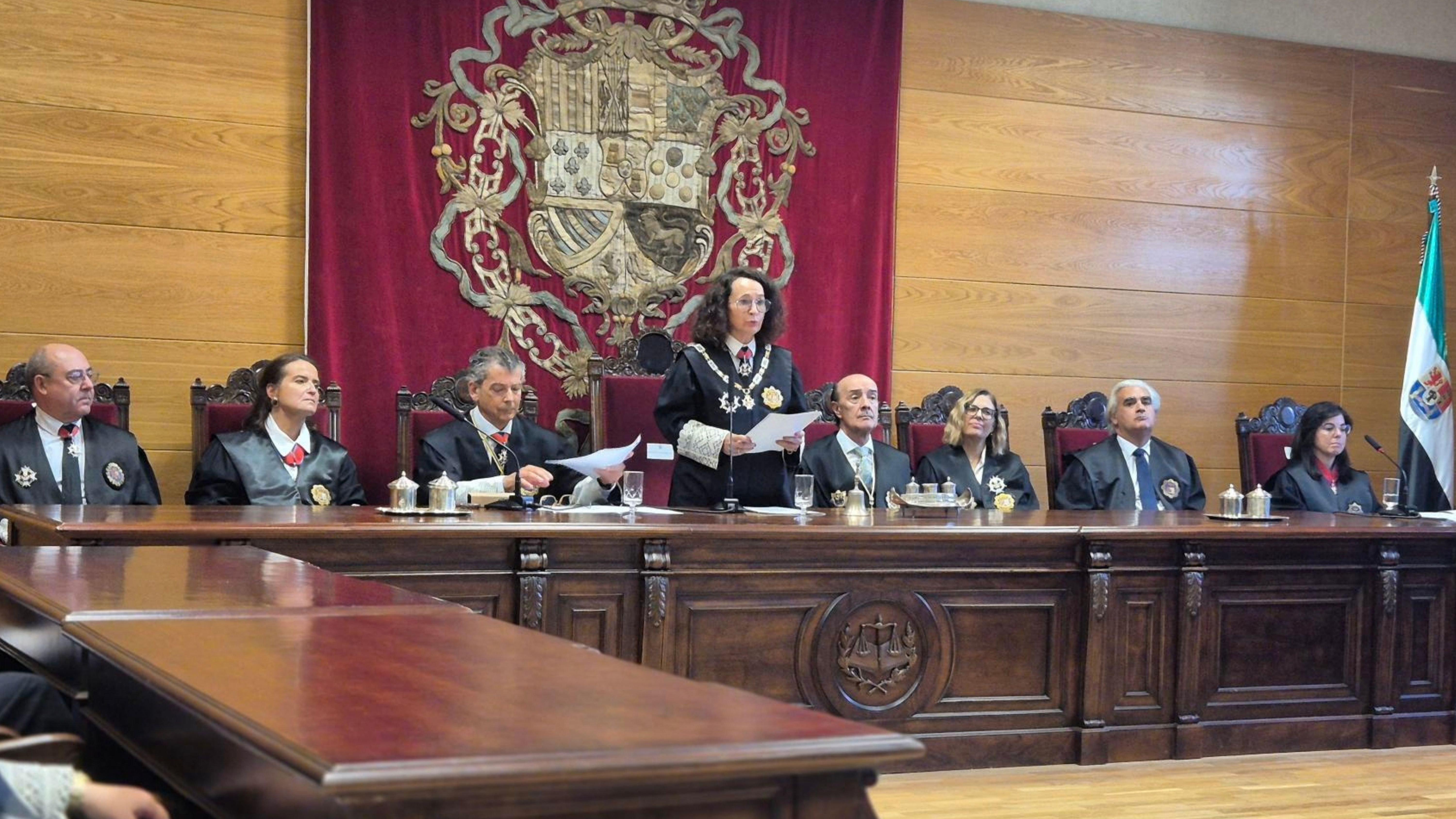 La presidenta del Tribunal Superior de Justicia de Extremadura, María Félix Tena, pronuncia su discurso durante el acto de apertura del año judicial.