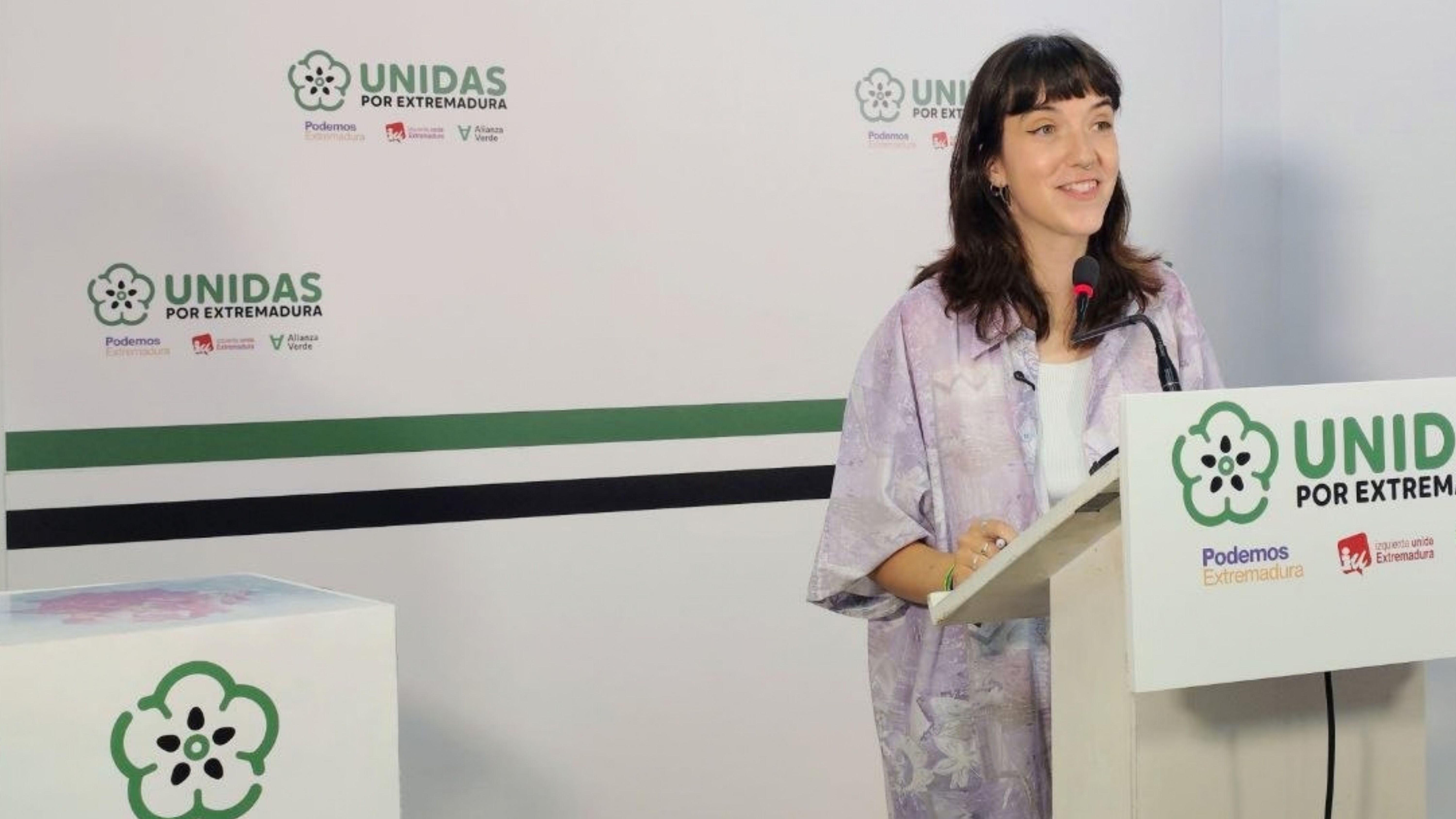 La coportavoz de Unidas por Extremadura, Nerea Fernández Cordero, en rueda de prensa. 