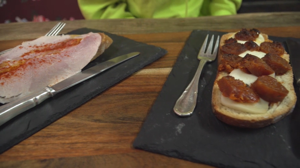Cada bocado conecta distintos puntos de la comarca y convierte un desayuno cotidiano en una pequeña muestra de la gastronomía extremeña