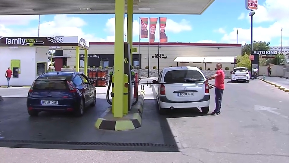 Los precios de gasoil y gasolina vuelven a rozar los 2 euros el litro.