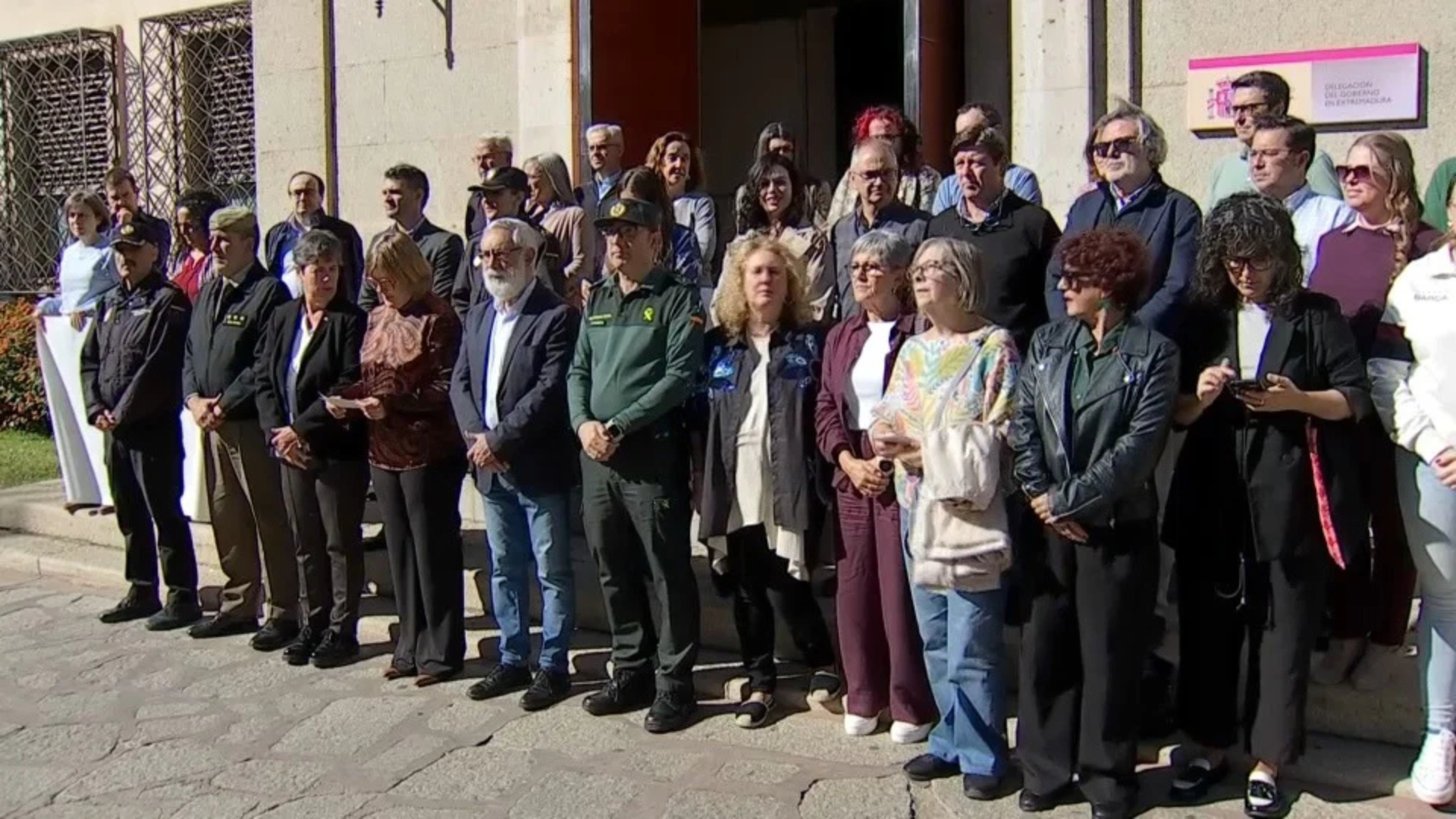 Minuto de silencio en Cáceres y Badajoz por las víctimas de violencia de género