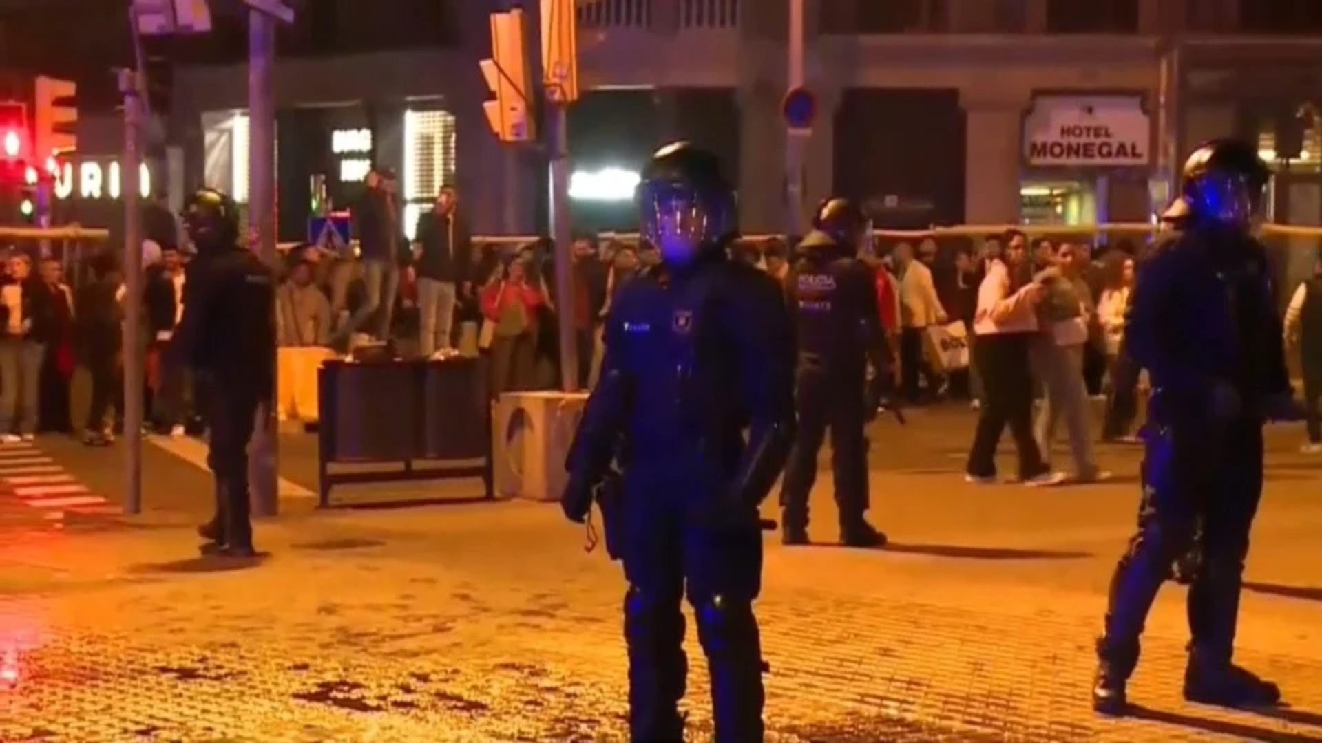 Disturbios en Barcelona: los Mossos investigan el origen de la convocatoria