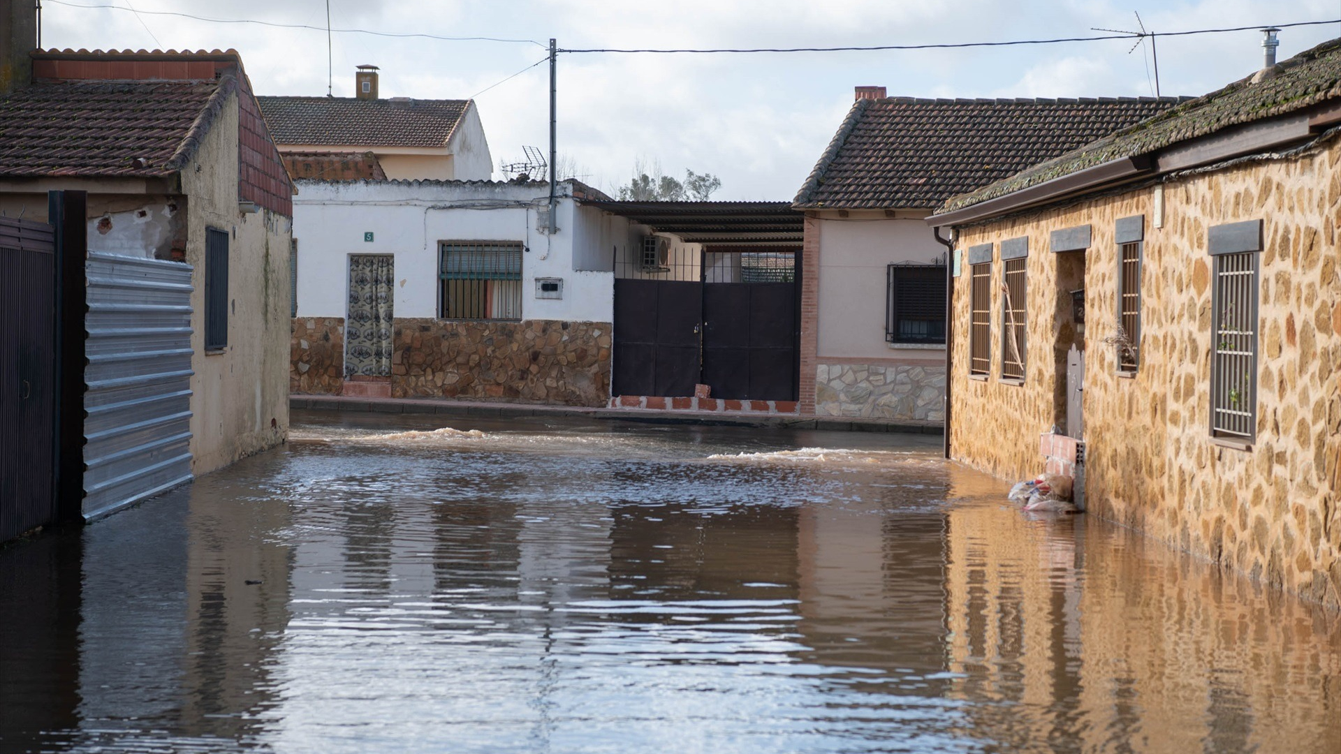 Sólo un 42% de extremeños sabe cómo actuar ante una inundación